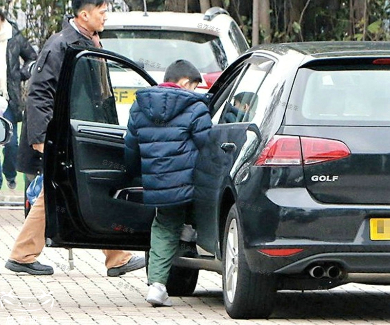 香港演员陈锦鸿，靠许文强走红，靠创世纪巅峰，座驾接地气