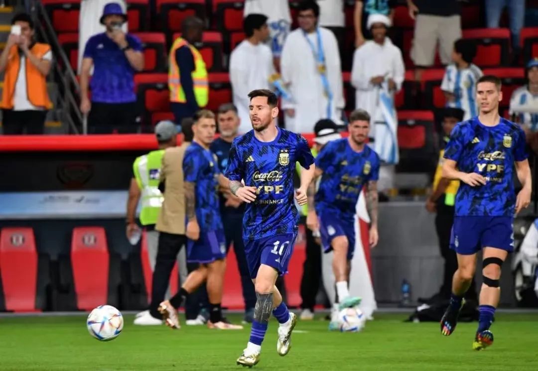 梅西输球、C罗下岗，我爱过的足球偶像都老了