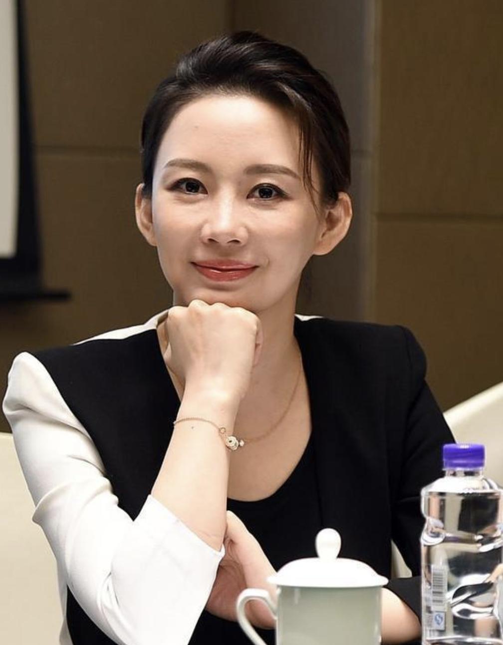 九球天后潘晓婷身价高达八亿,九球天后潘晓婷多少钱