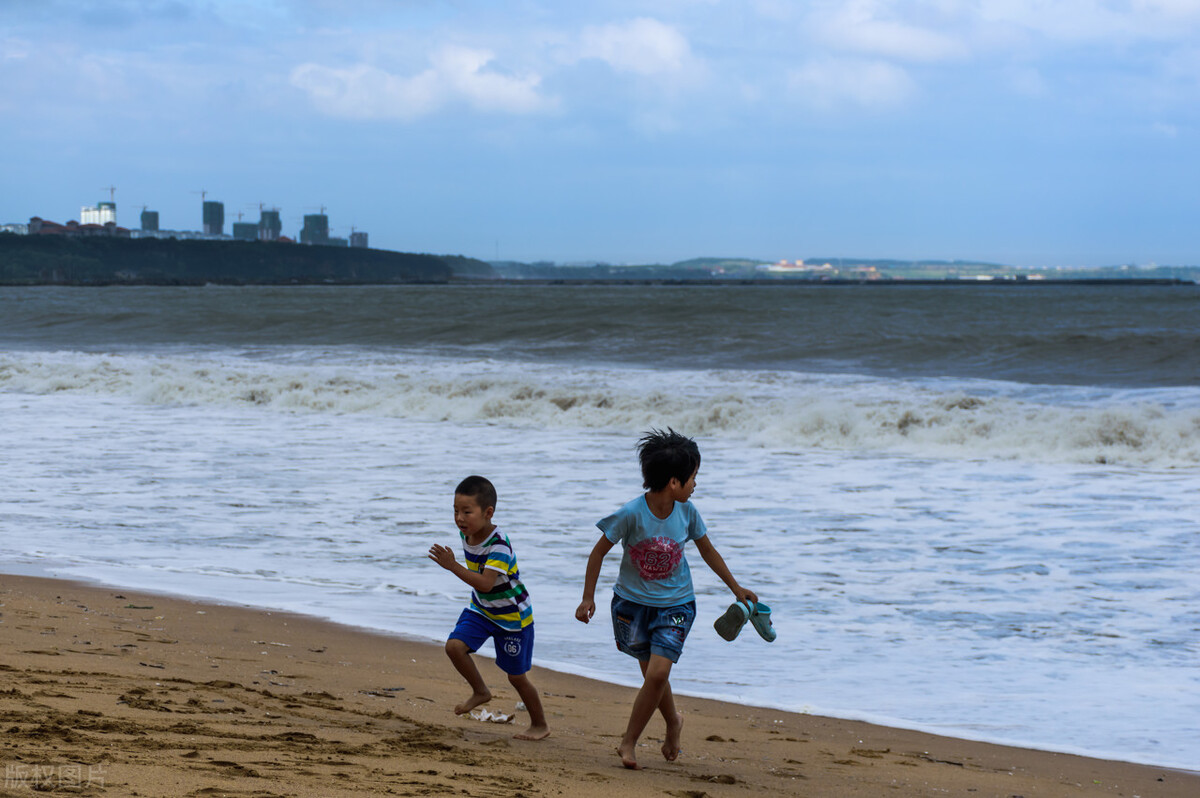 婴儿为什么喜欢玩水,宝宝为什么喜欢玩水玩沙子