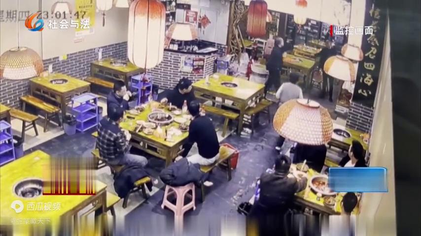 夫妻合伙开店起争执打架的视频,合伙开店闹矛盾视频