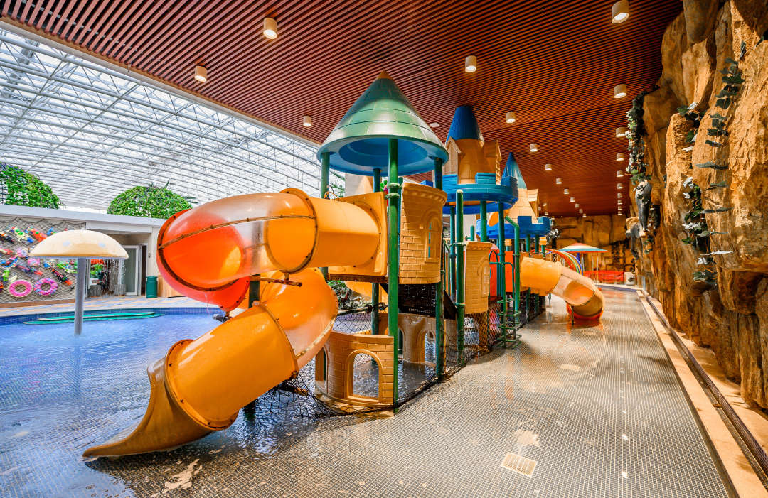 吃喝玩一体的天然温泉酒店,银河天然温泉洗浴和汗蒸