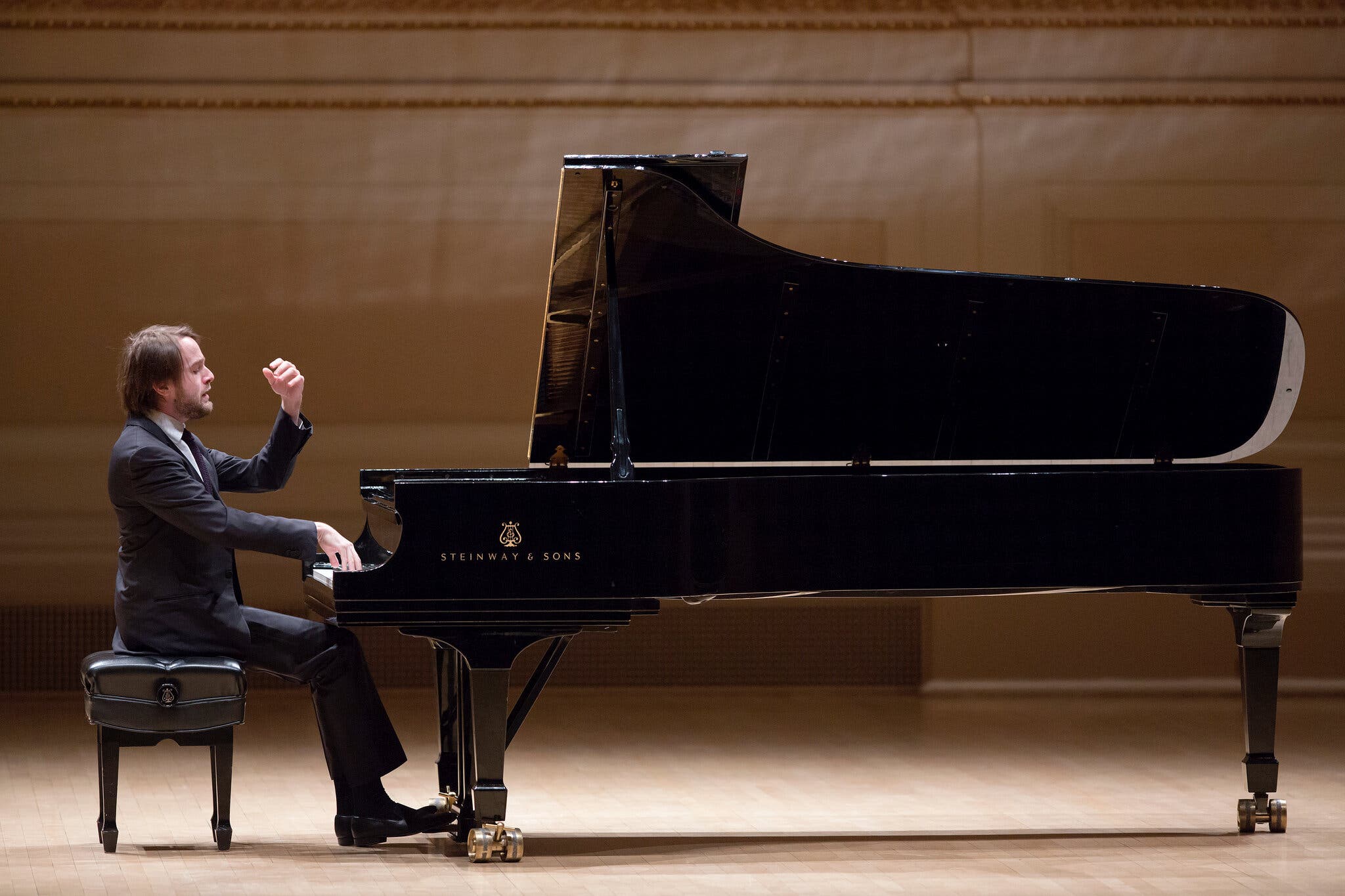 哪个钢琴家学钢琴学得很晚,钢琴家和普通人的钢琴有什么区别