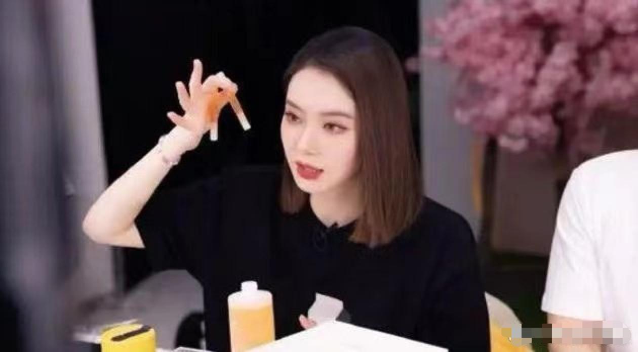 戚薇打假后续,机构鉴定戚薇直播间卖假的货