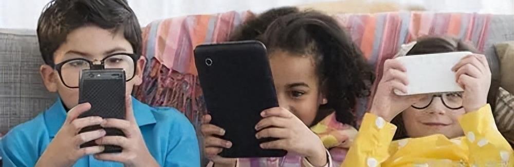 男子隔空猥亵40多名未成年人,男子隔空猥亵8名幼女获刑7年半