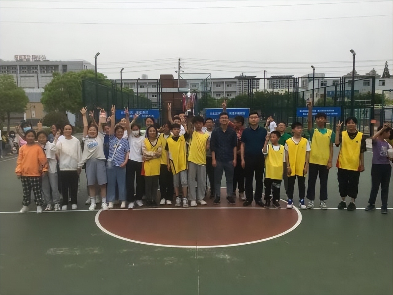 泰州市海陵区鲍徐小学,泰州鲍徐中心小学篮球