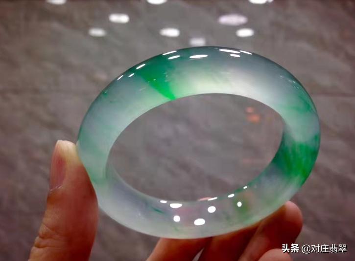 缅甸翡翠手镯直播黄翡,直播间翡翠手镯色差