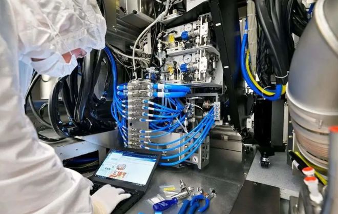 荷兰的光刻机前景怎么样,荷兰光刻机巨头披露中国订单