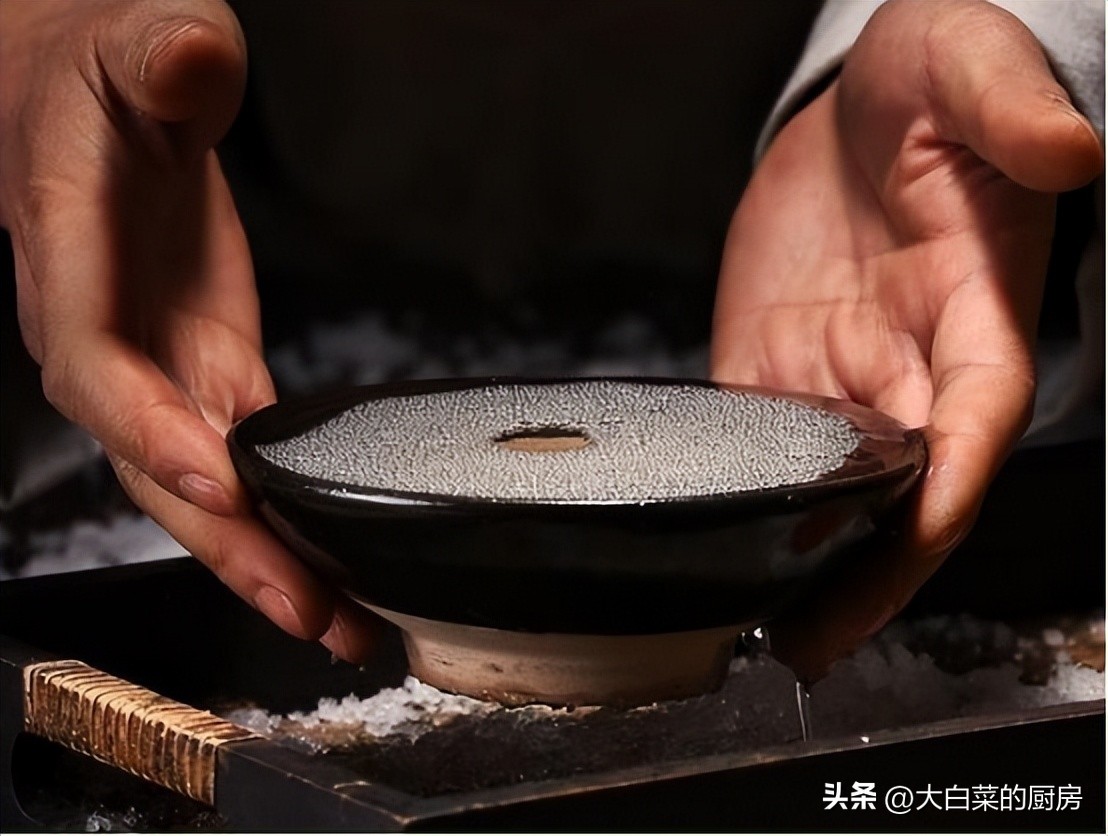 怪事！贵州人常喝的酒，并不是茅台，而是4款“平价酒”，为啥？