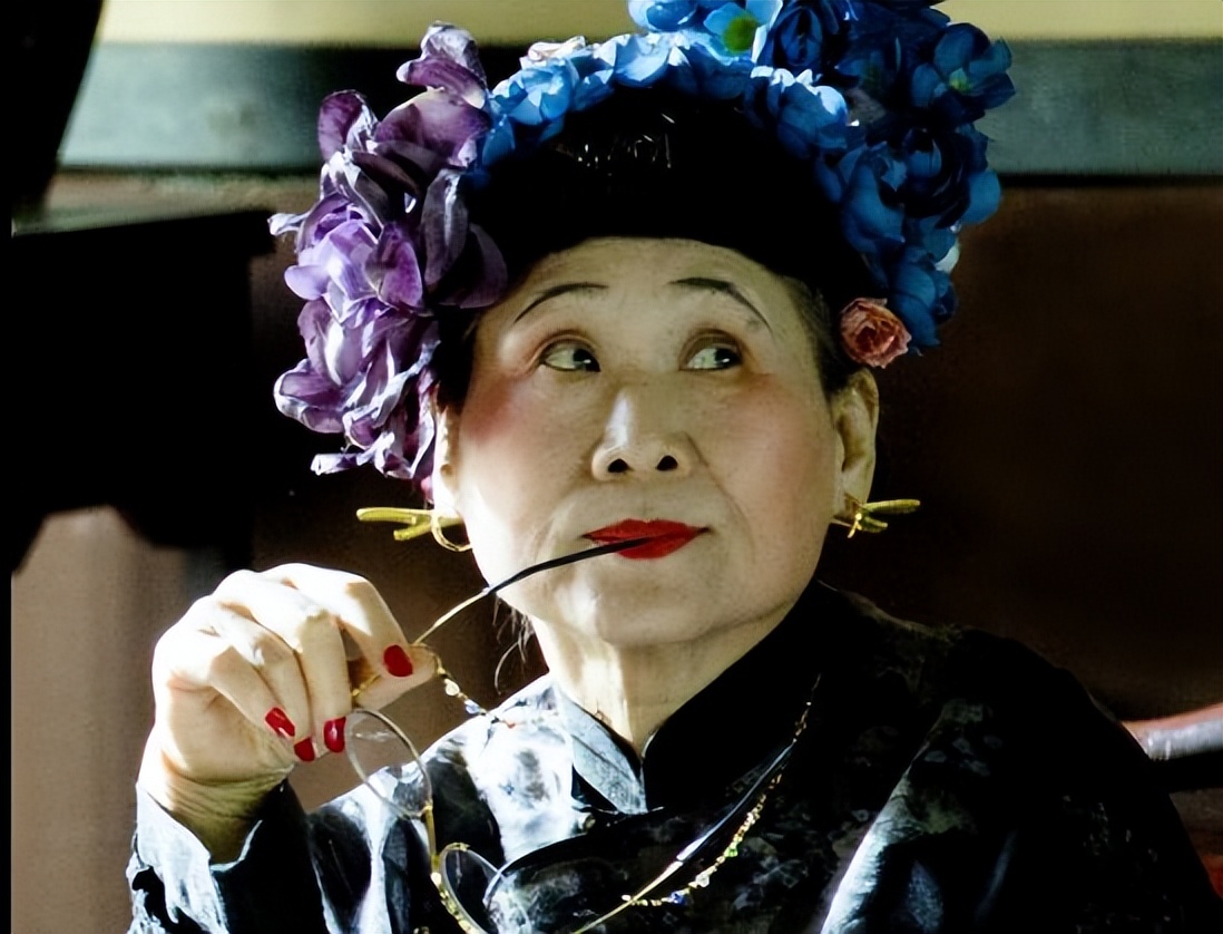 山东村妇登基称帝，建立“大圣王朝”，号称当代“武则天”