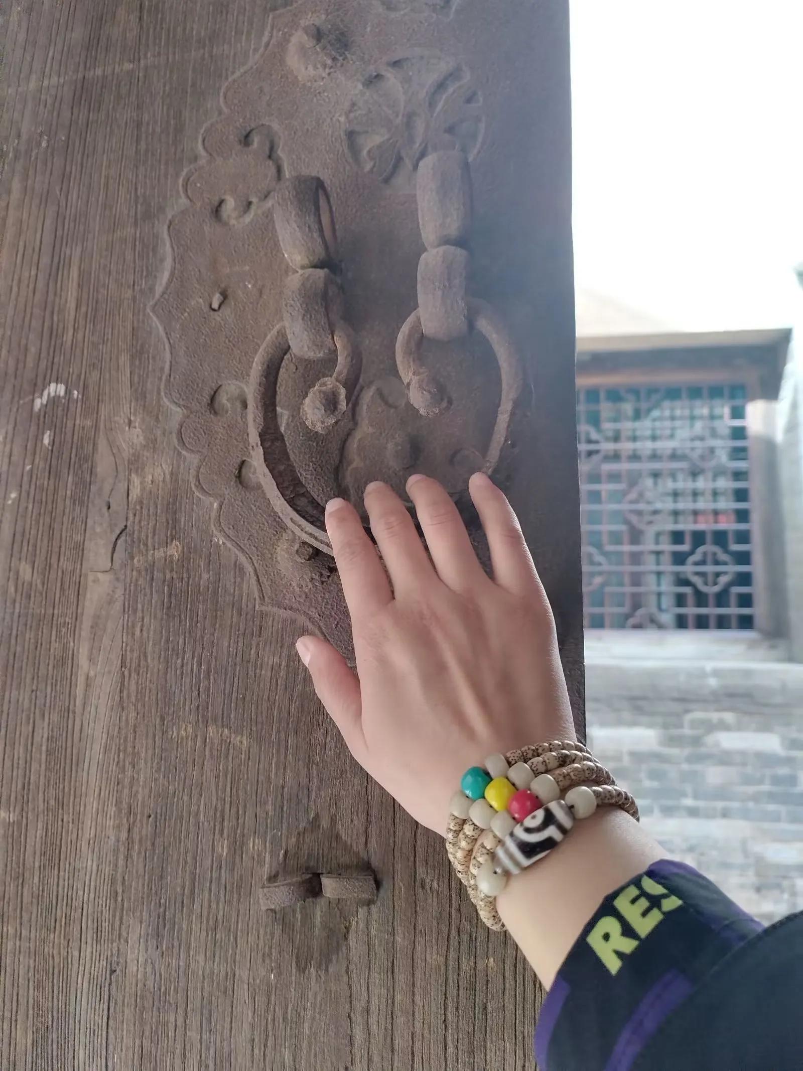 晒晒我的翡翠手串,晒晒我的天珠手串