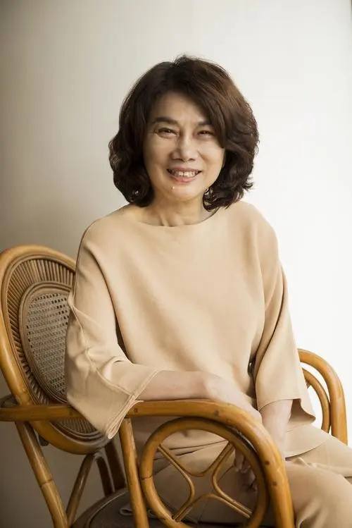 单亲妈妈打工挣钱不够花,单亲妈妈打拼20年身家千万