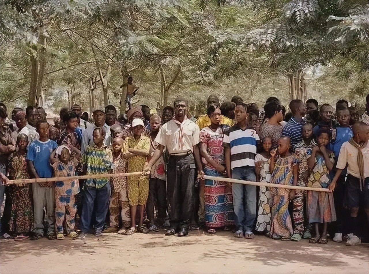 扭扭屁股就来钱，网红现象该不该整治？