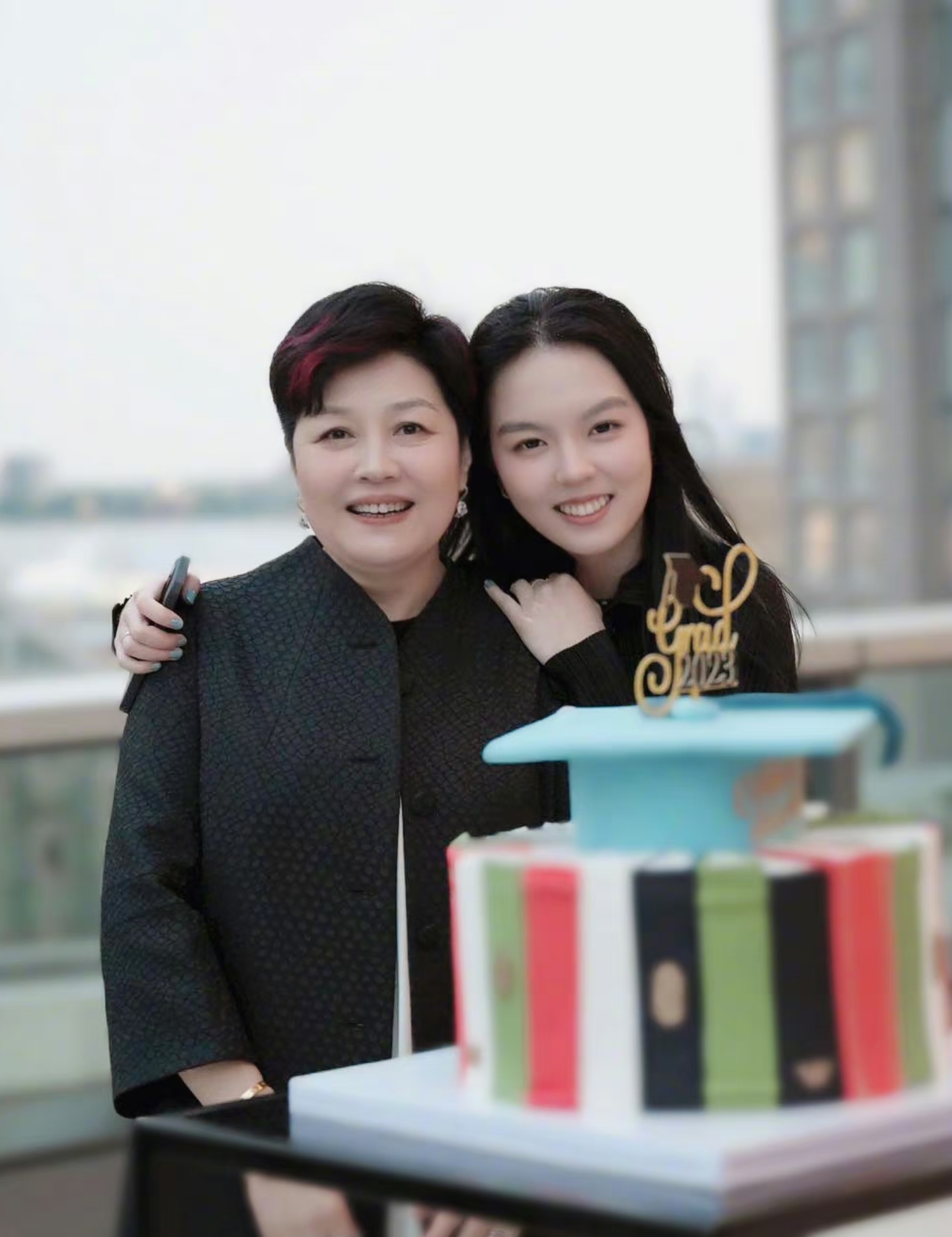 李咏妻子哈文发文经典语录,李咏妻子哈文微博发声