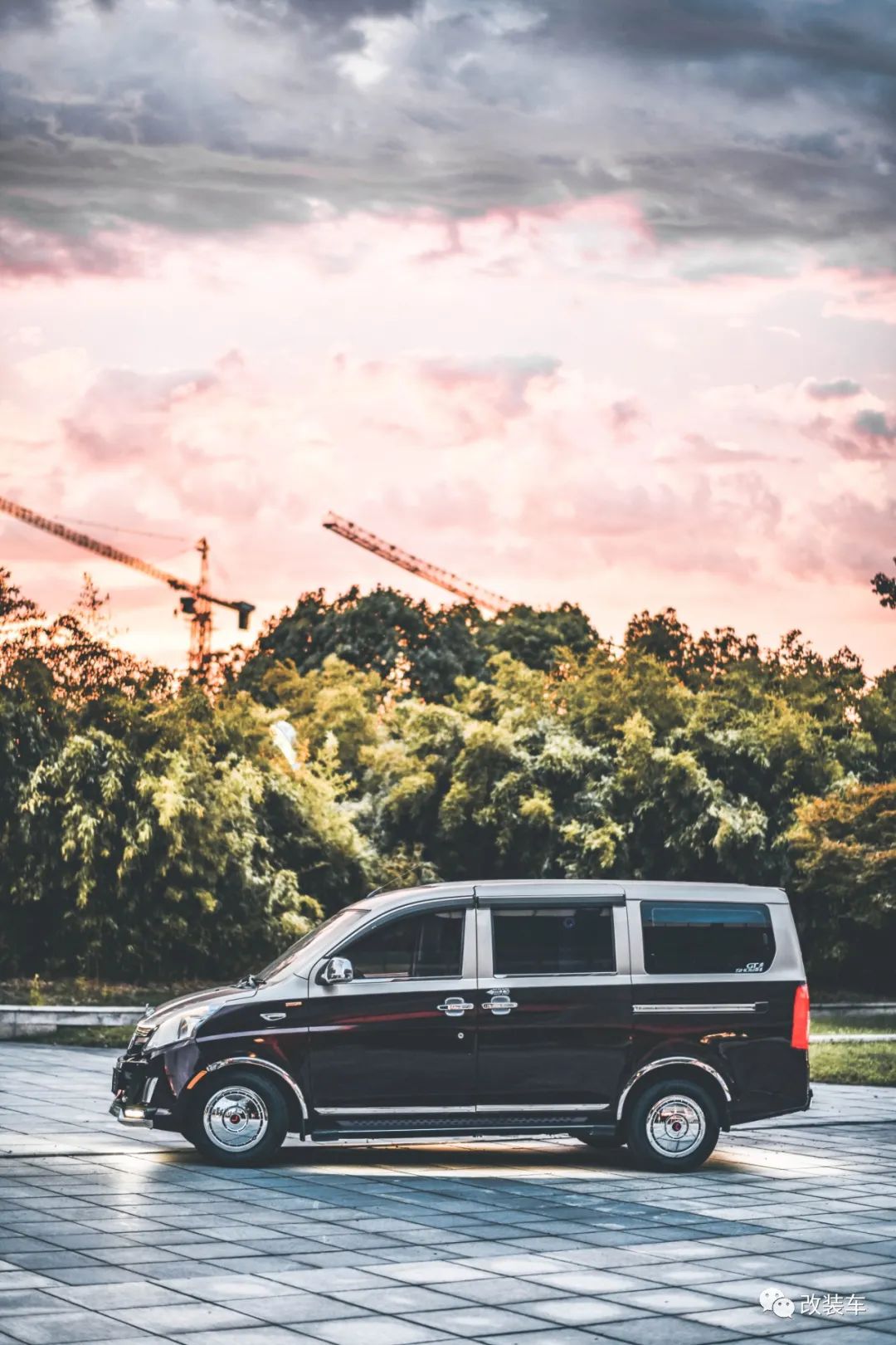 五菱荣光v七座变四座,五菱荣光v新款五座