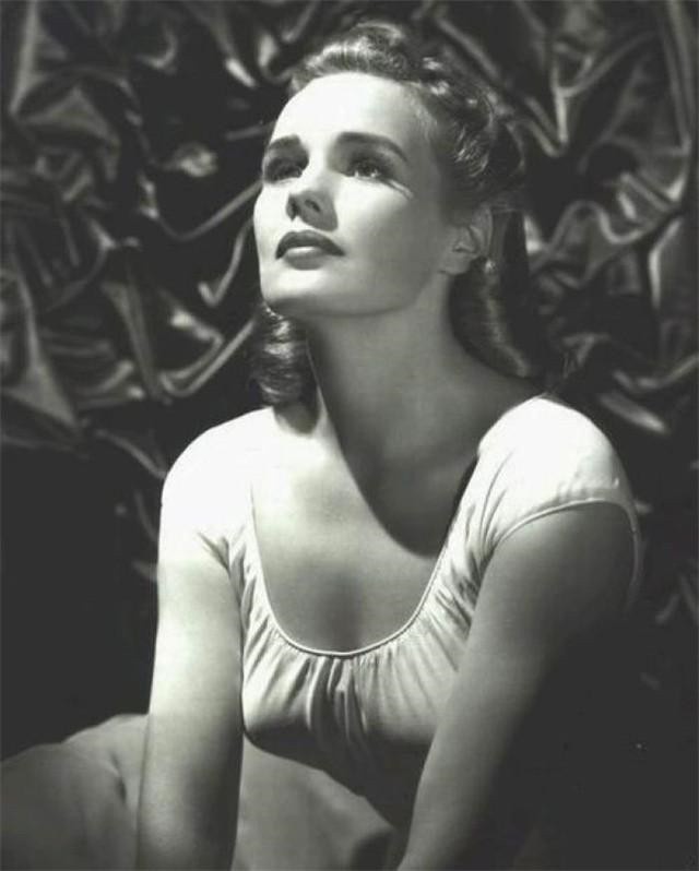 弗兰西斯脑白质被切了以后好了吗,弗朗西斯母亲结局