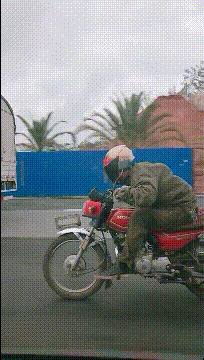 现在女大学生太开放,这么隐私的东西露在外面,男人看了都脸红了