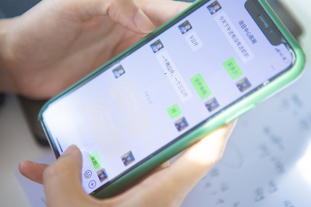把前女友“不雅视频”发到“朋友圈”违法吗，会被拘留吗？