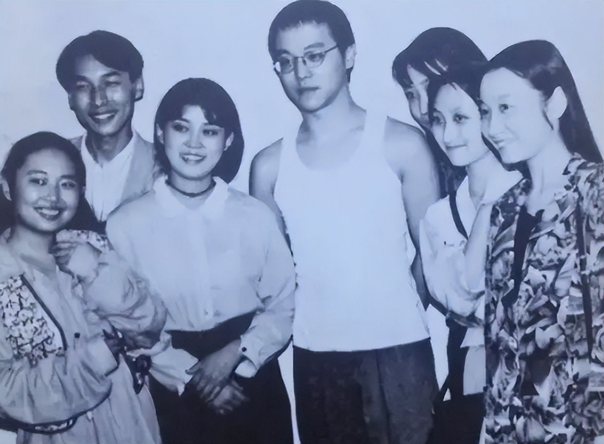 王菲是如何和窦唯走在一起的,王菲和窦唯现在的情史