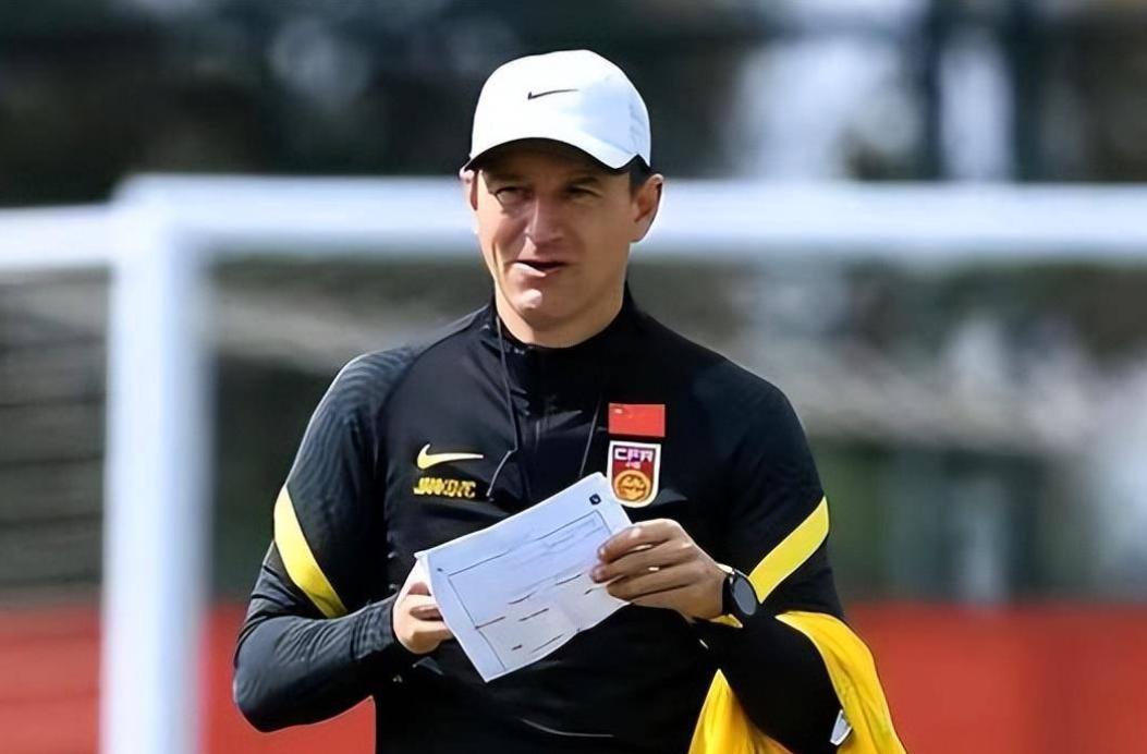 中国男足足球教练最新消息,中国足球队教练名单公布最新消息