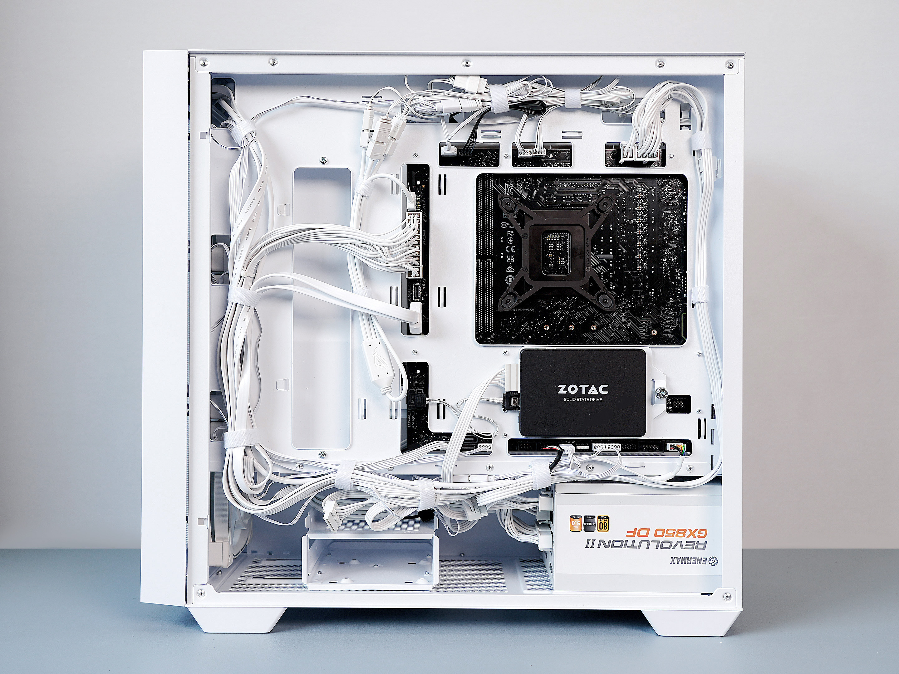 最新装机方式：背插式体验，I7+B760+RTX4070Ti攒台白白的主机