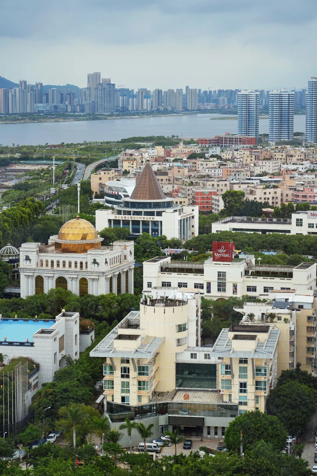 来厦门旅游订不到酒店,去厦门玩住不住鼓浪屿