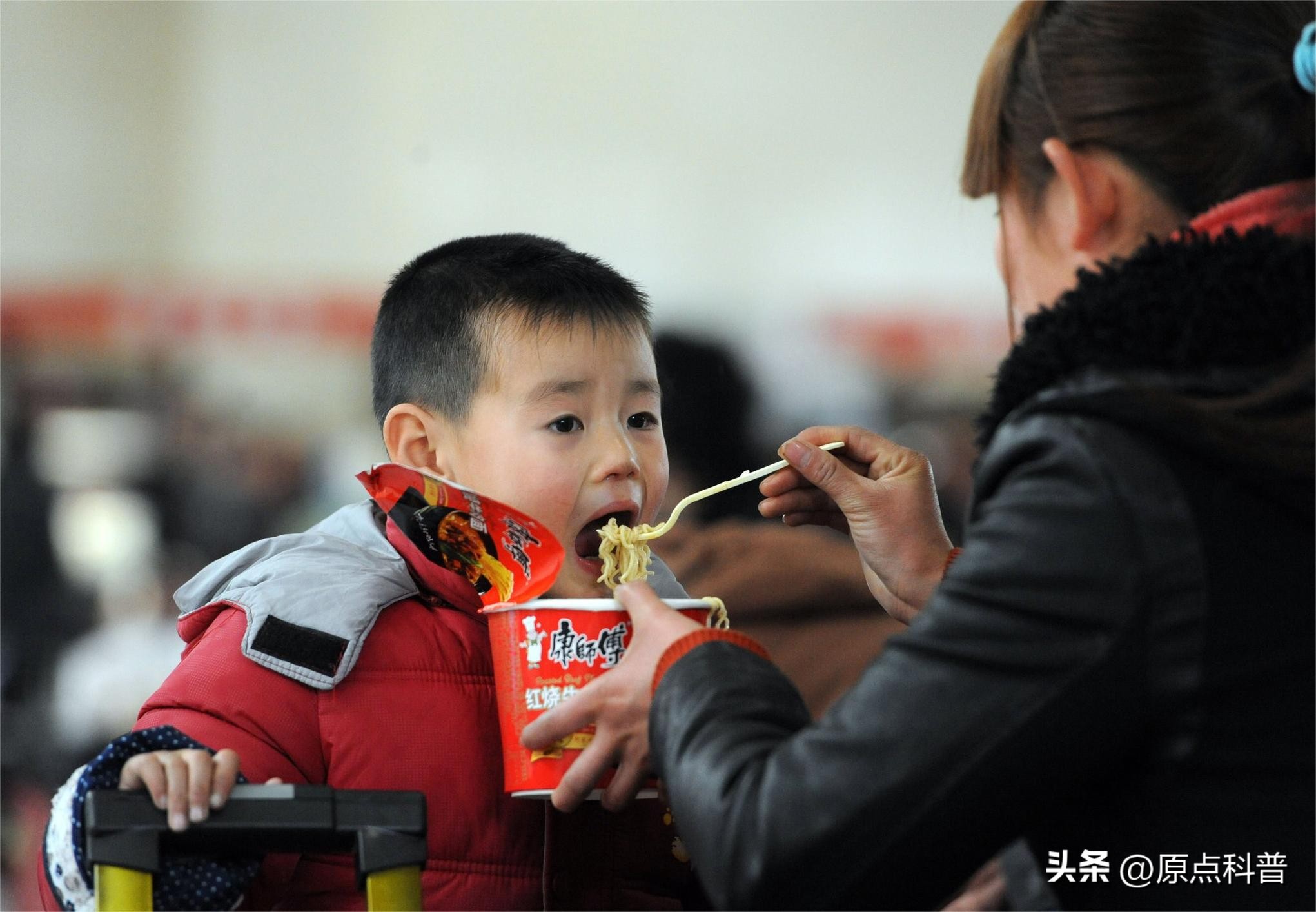 添加剂最多的十大零食，你还在给孩子买吗？