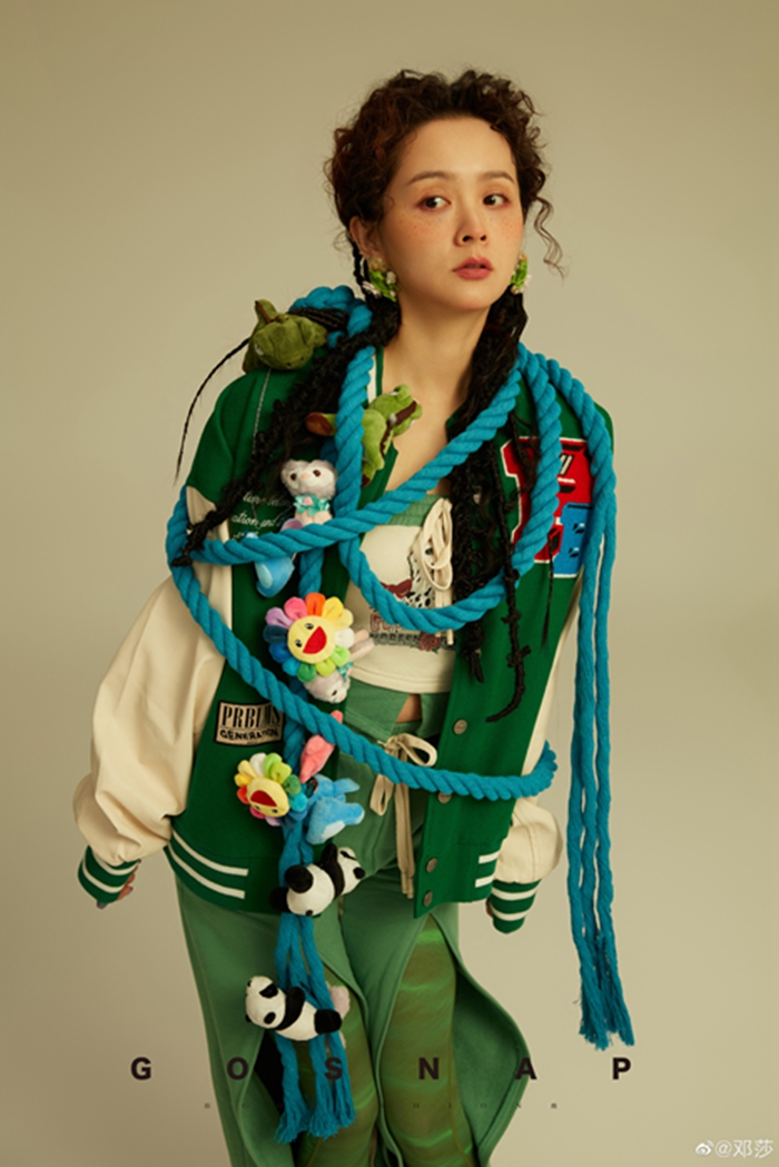 35岁邓莎晒美照,邓莎惊艳写真照片