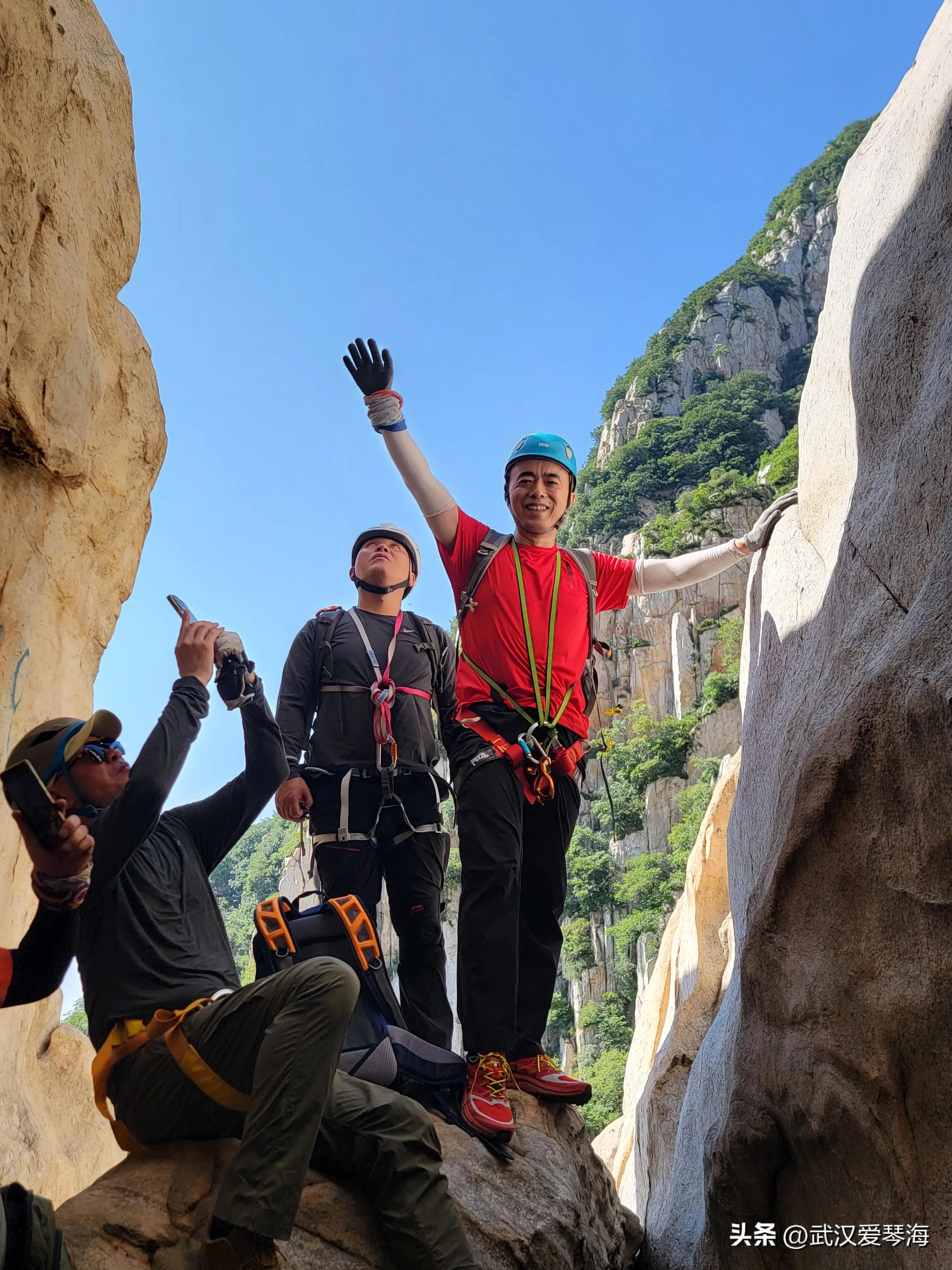 嵩山鱼道鱼脊线全景,嵩山虎头崖攀爬