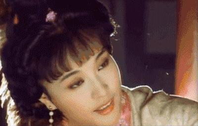 她也翻车了？？明明那么美，却被造型毁到没眼看，她这是怎么了？