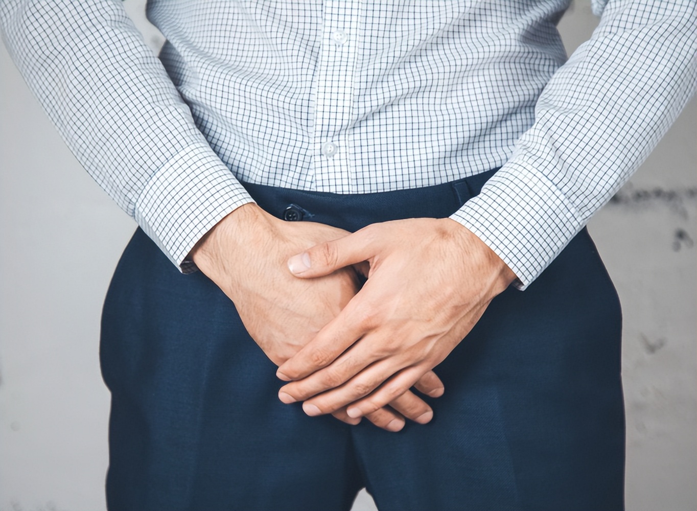 成年人偶尔遗尿遗精是什么原因,成年人男性容易遗精是怎么回事