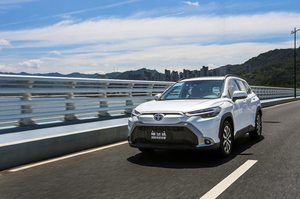 广汽丰田全新锋兰达智能电混双擎,广汽丰田锋兰达智能双擎试驾评测