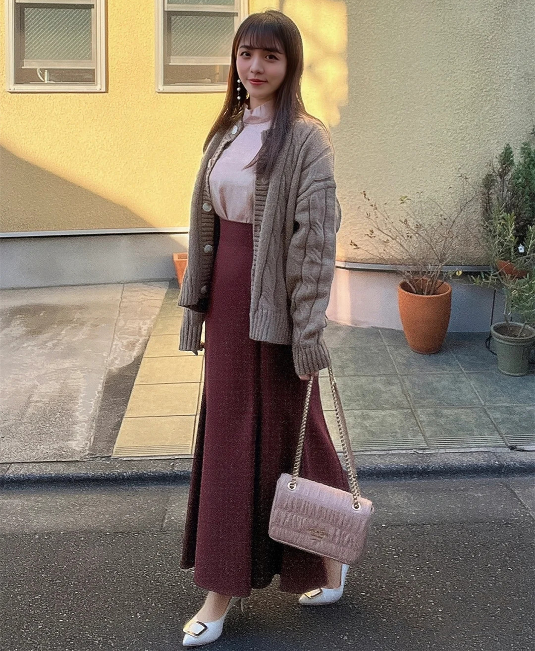 女子模仿日杂穿搭惊艳众人！网友：我缺的是衣服吗？是她的身材