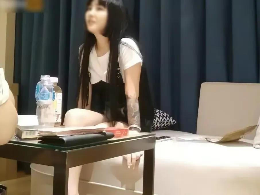 91大神秦先生的故事:冒充富二代,欺骗大量女性并进行*拍偷**