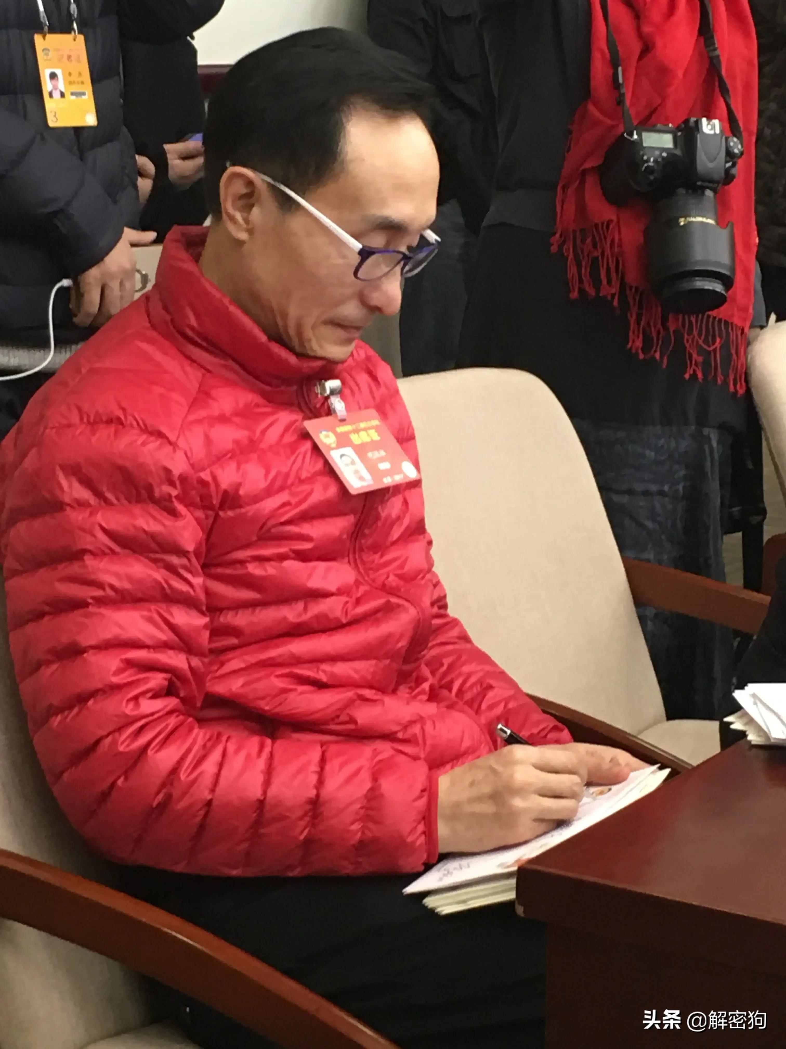 巩汉林点评国足是蹭热度吗,巩汉林怒批国足视频原版