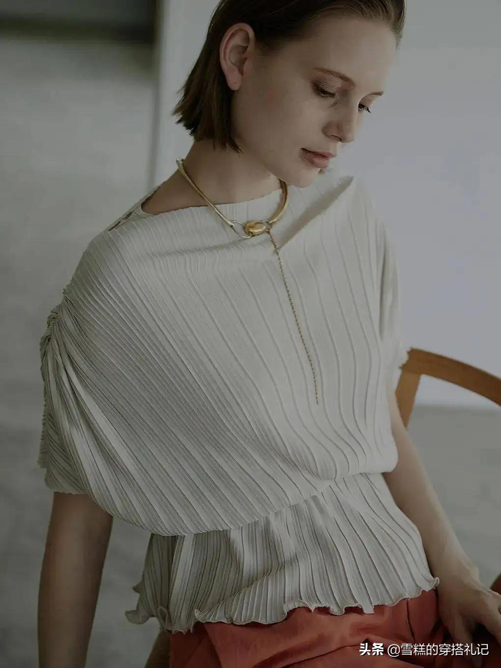 “褶皱风”是什么鬼？藏肉显瘦还时髦，怪不得明星、潮人都上头了