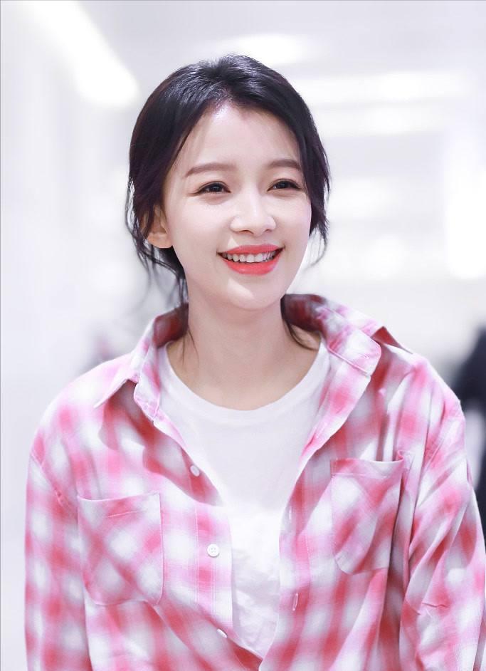 二十岁就当妈的女明星,最年轻当妈的女明星有哪些