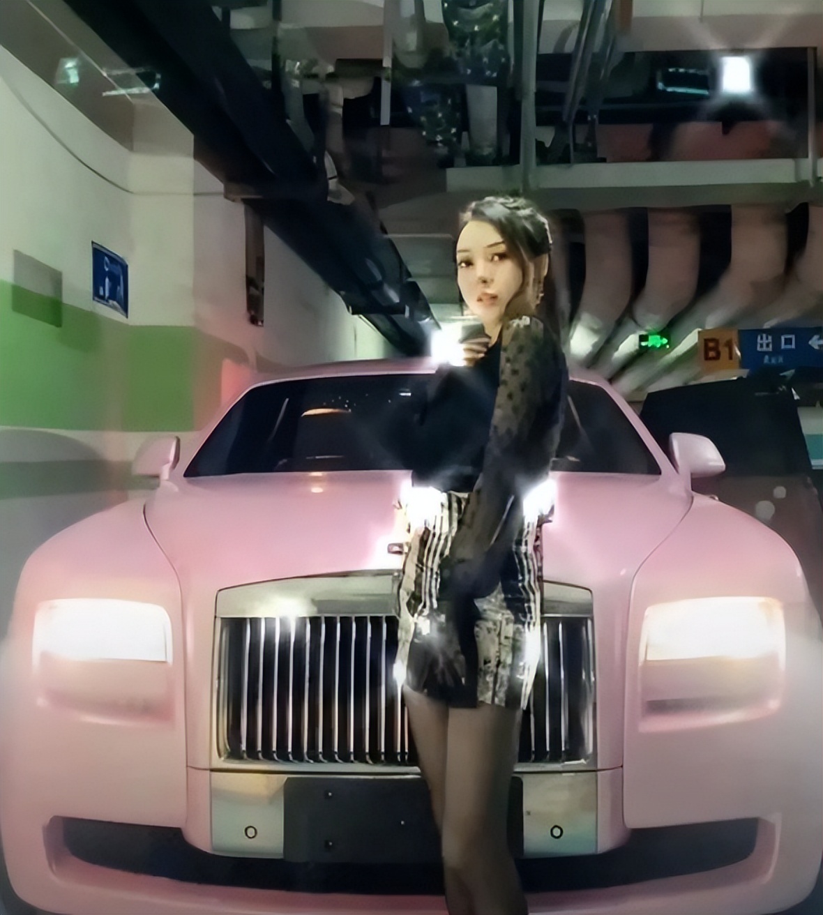 郭美美19岁被*养包**,借商演之名行苟且之事,赚钱太容易炫富惹祸端