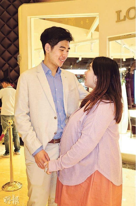 何超盈婚后低调,何超盈几岁结婚