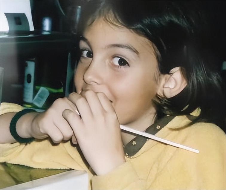 从贫民窟走出女孩到民国亿万富婆,从贫民窟女孩到百亿大亨第十六集