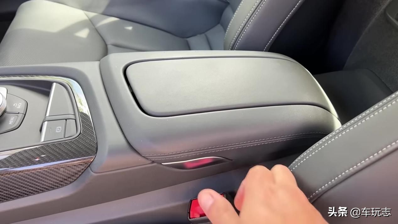 2019奥迪r8跟2020款奥迪r8,5.2v10奥迪r8限量版