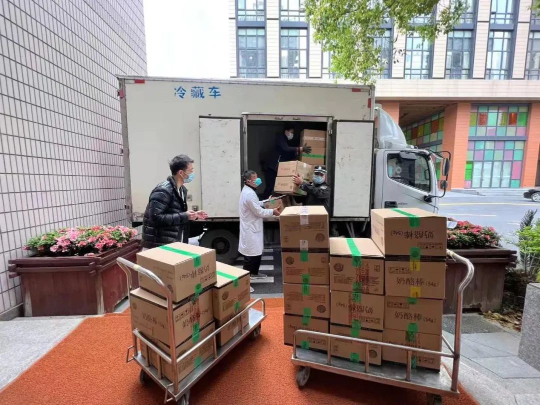 妙可蓝多批爱心物资,上海妙可蓝多直播