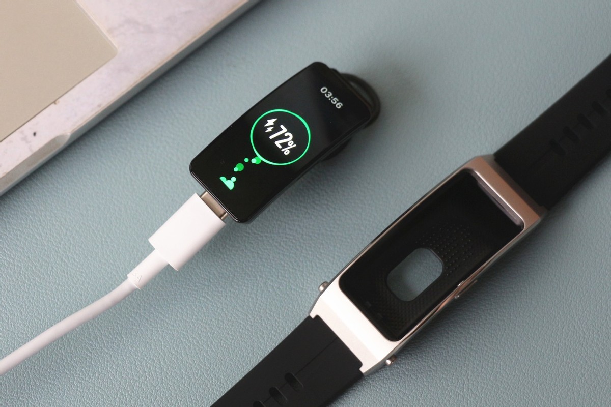 手环耳机二合一华为b7上手体验,华为什么时候发布新款B7手环