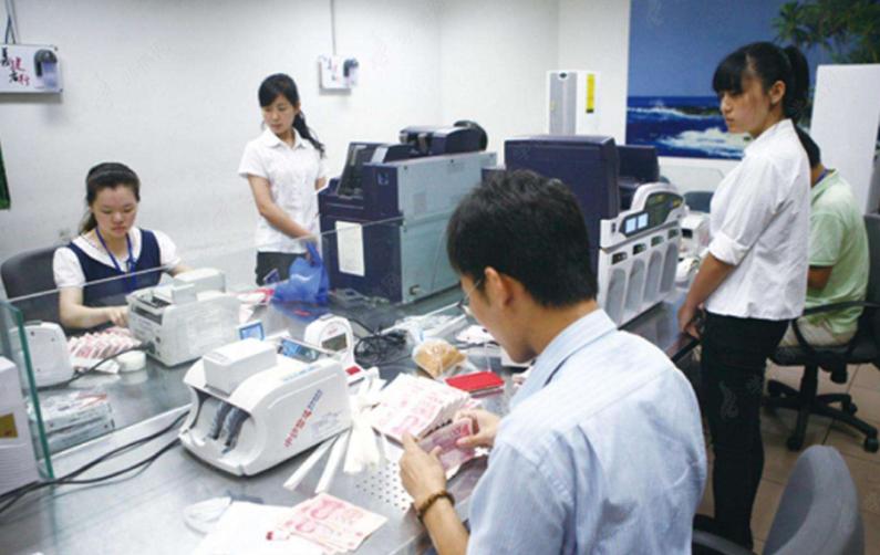 为什么银行柜员工资越来越低,银行柜员辞职真实感受
