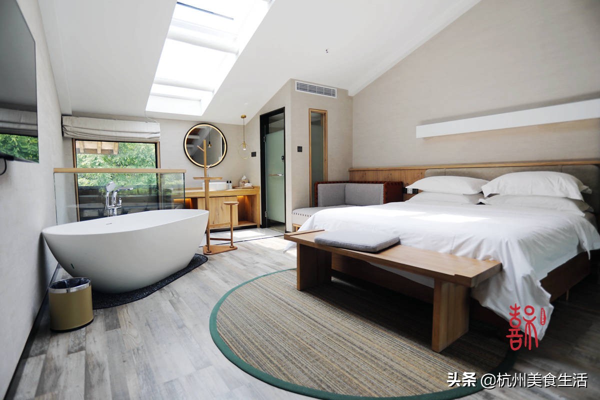 鏃犺竟娉虫睜澶忓ぉ,浠侀噷蹇冩硦鑾共姘戝