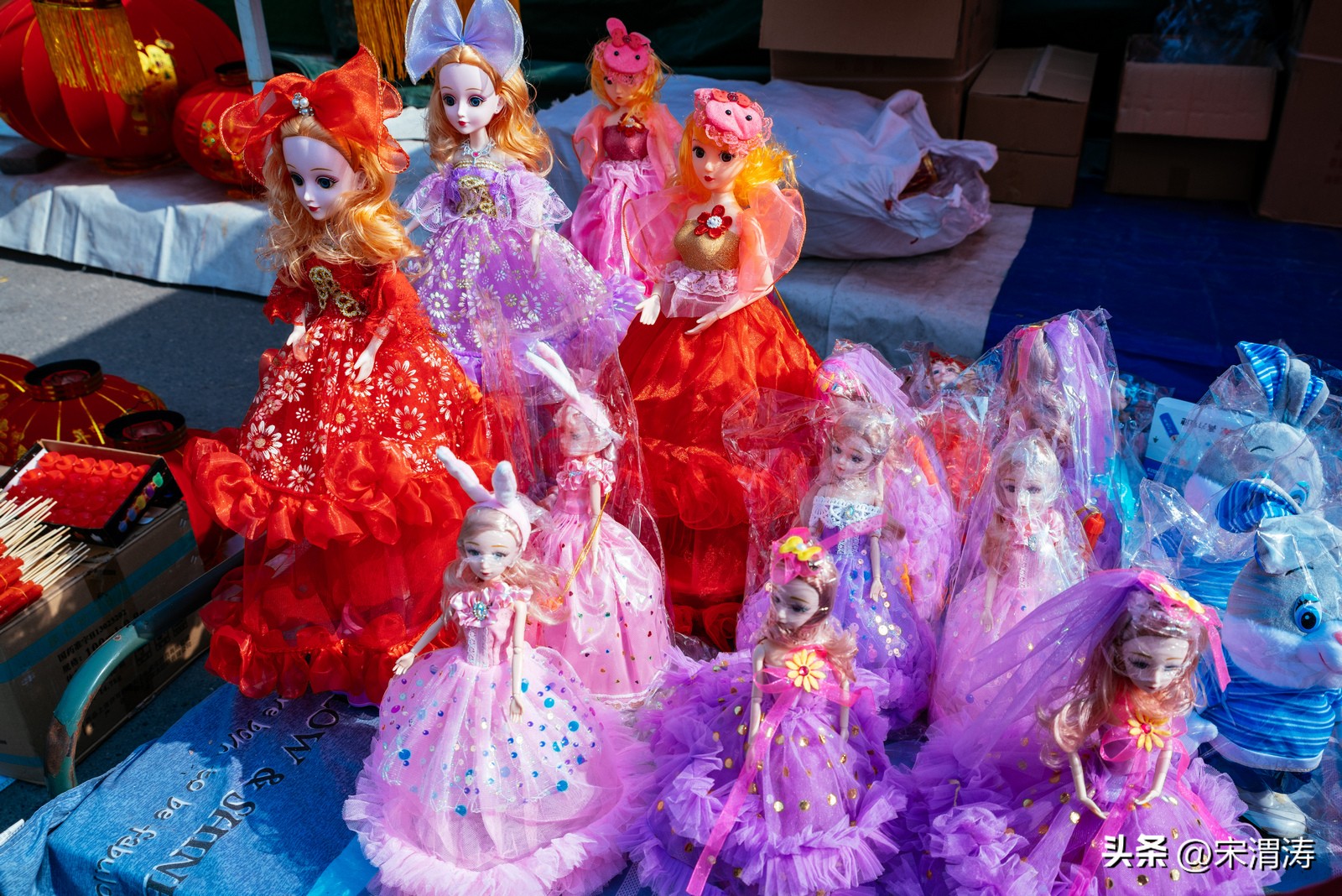 陕西渭南：红红火火络绎不绝的西三路灯笼市场图纪