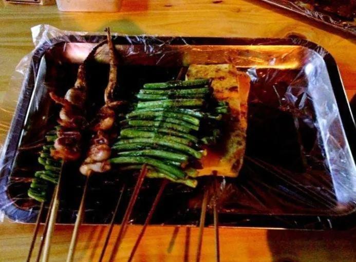 刚刚，我把月入2万元的烧烤店关掉了：表面风光，辛酸自己知道