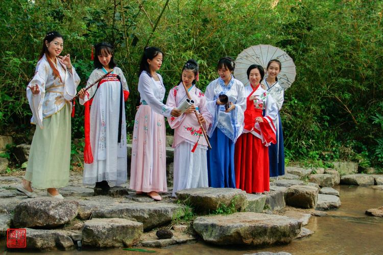 各领风骚全诗,各领风骚是哪首诗