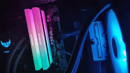 十铨梦境是内存条颜值天花板吗 (十铨梦境16gb电竞马甲灯条评测)