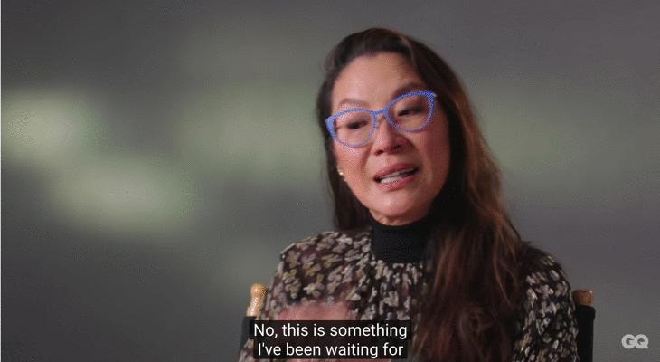 女人被救的剧本早过时了，她60岁还能给你惊喜